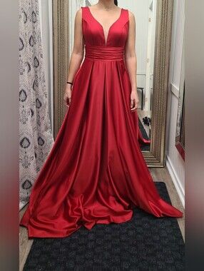 Elegant Red V-Neck Satin Evening Gown